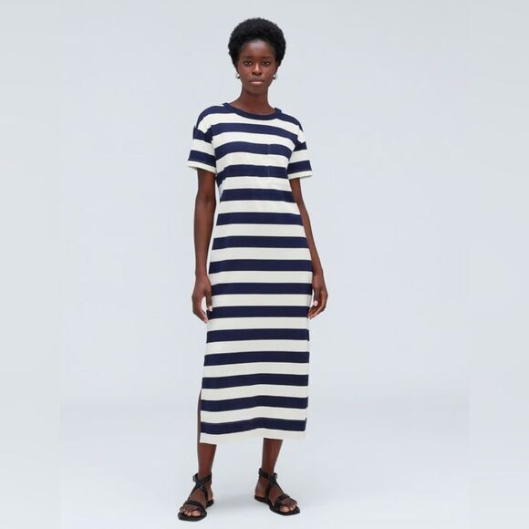 Everlane Organic Cotton Weekend Maxi Dress in navy/canvas - Picture 1 of 11